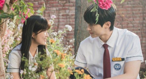 15 Tahun Penantian dan Cinta yang Setara di Drama Korea Lovely Runner