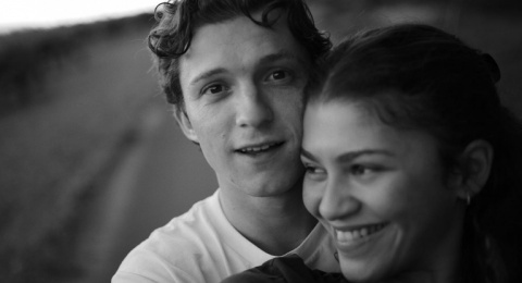 Kejutkan Media! Tom Holland Isyaratkan Sudah Menikah dengan Zendaya