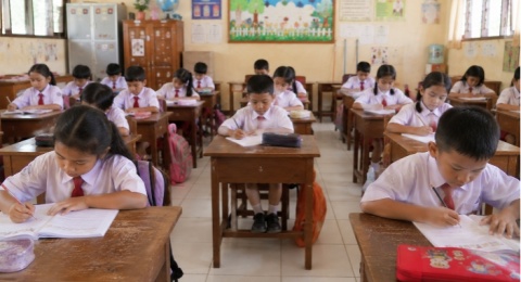 Dilema Orang Tua Cari Sekolah Anak: Negeri Rumit, Swasta Tak Ada Duit