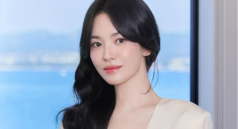 Song Hye Kyo Resmi Akhiri Kontrak dengan UAA Setelah 14 Tahun Bersama