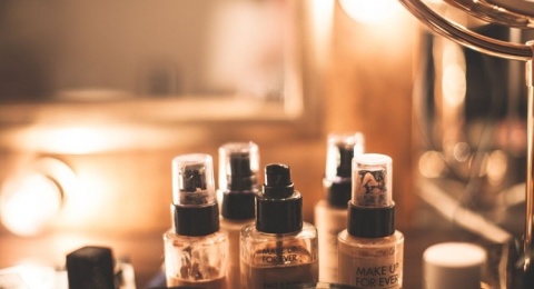 4 Setting Spray Murah Meriah di Bawah Rp50 Ribuan, Tetap Tahan Lama dan Glowing, Kok!