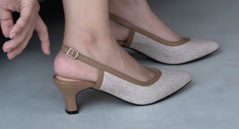 5 Slingback Heels dengan Desain Minimalis, Cocok untuk Gaya Office Look!