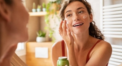 Bye Kulit Berminyak dan Kusam! Ini 4 Pelembap Brightening Berlabel Oil Free