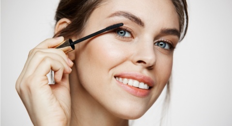Bebas Rontok! Ini 5 Eyelash Serum Korea yang Bikin Bulu Mata Lebat