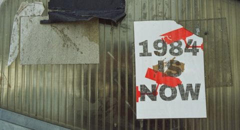 7 Dekade Berlalu, Ini 4 Alasan Mengapa Kritik Novel '1984' Makin Relevan Hari Ini