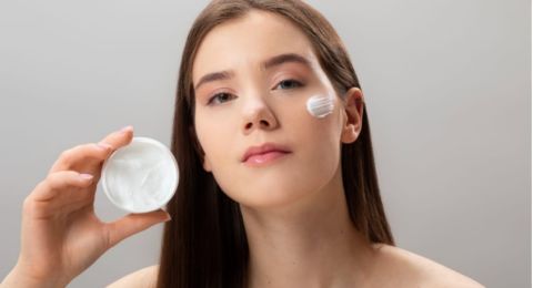 Bantu Samarkan Flek Hitam! 5 Day Cream Niacinamide untuk Wajah Lebih Cerah