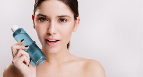 Bebas Kusam dan Noda Hitam! 4 Toner Alpha Arbutin untuk Meratakan Warna Kulit
