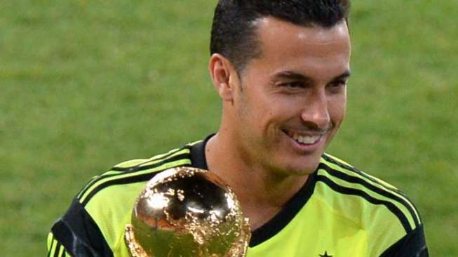 Penyerang Barcelona Bela CR7