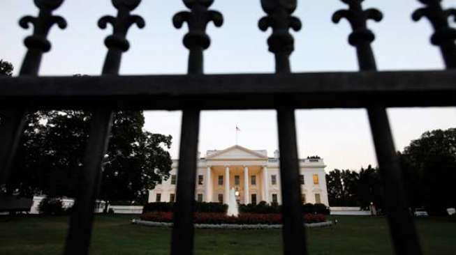 Petir Menyambar Kawasan White House, Tiga Orang Tewas