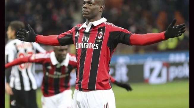 Demi Kemenangan Milan, Balotelli Siap Bermain di Bawah Mistar