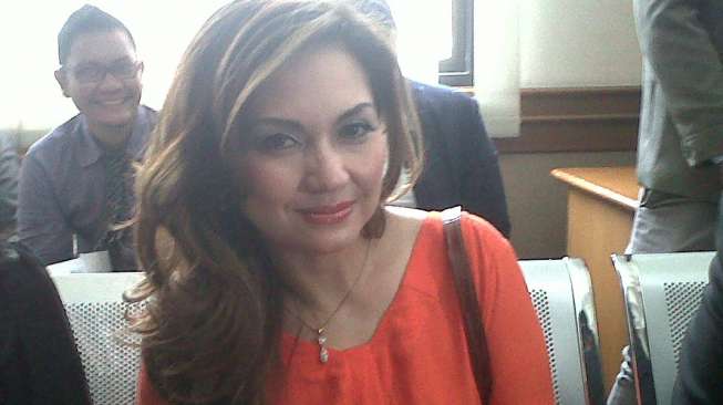 Lewat Sepucuk Surat, Farhat Bulat Bercerai 