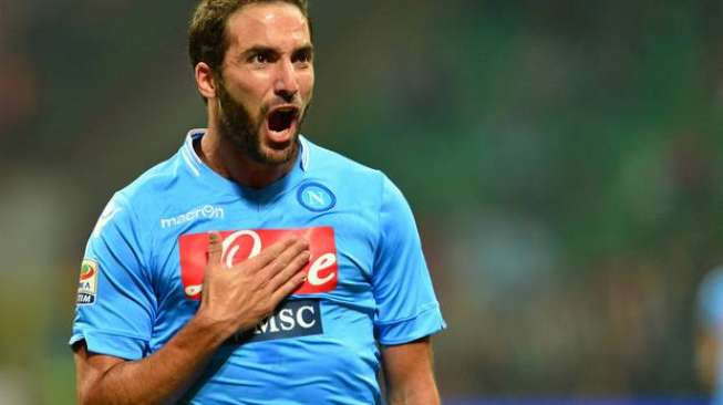 Higuain Enggan Tinggalkan Serie A