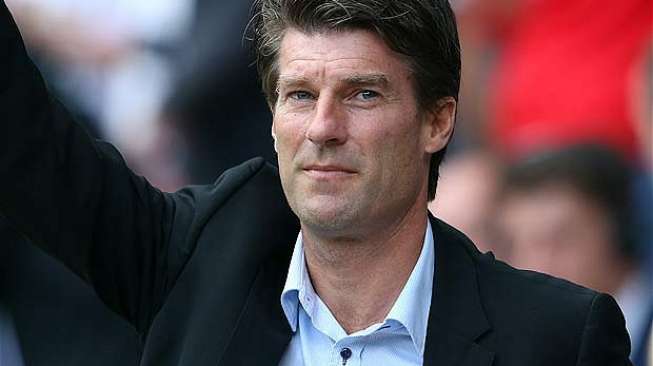 Laudrup Dipecat Melalui Surat Elektronik