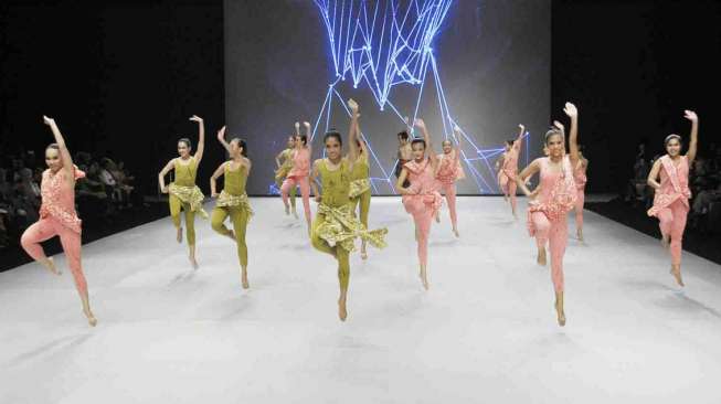 Pembukaan Indonesia Fashion Week 2014 di Jakarta, Kamis (20/2). [MATAMATA/Adrian Mahakam]