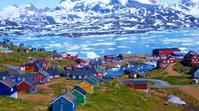 Tasiilaq, Greenland (Shutterstock)