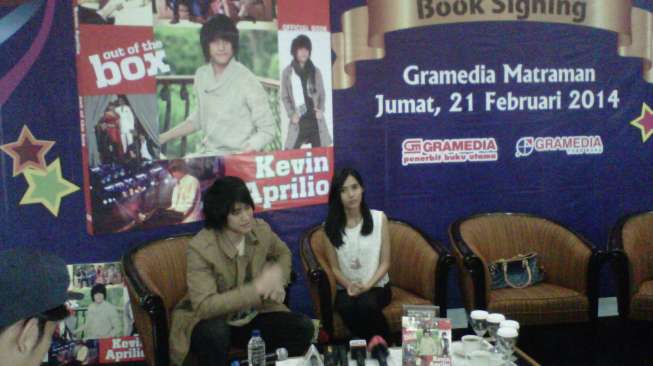 Kevin Aprilio Luncurkan Buku "Out of The Box"