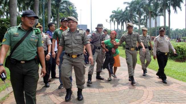 Tertibkan PKL di Monas, Ahok: Kita Bukan Mau Kejam