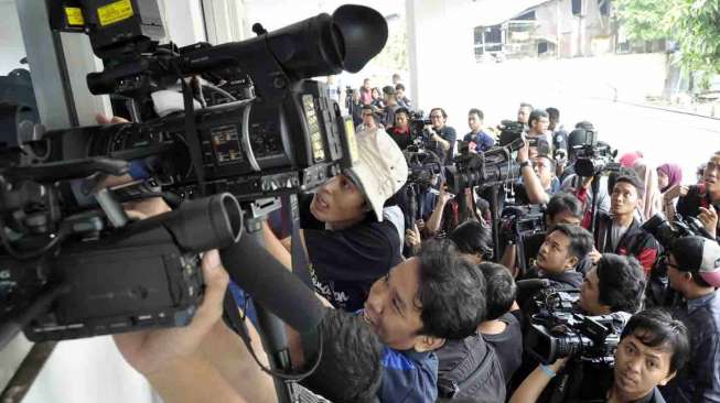 Usai Dampingi AQJ, Ahmad Dhani Bungkam 