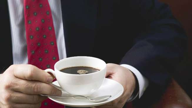 Ilustrasi Secangkir kopi akan membuat Anda lebih semangat. (sumber: visualphotos)