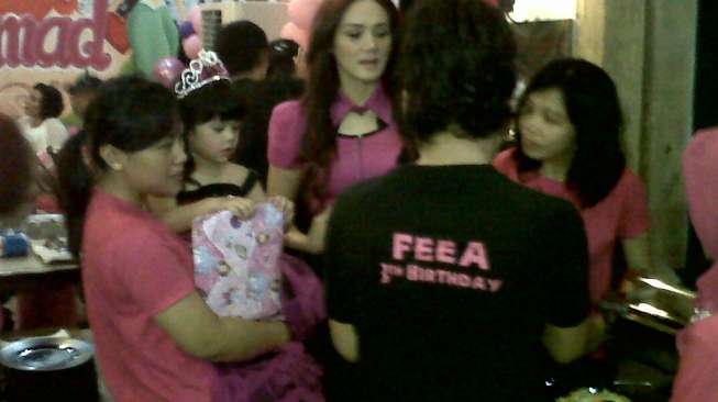 Nuansa Pink Meriahkan Ultah Putri Ahmad Dhani 