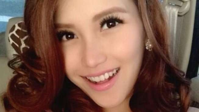 Kumpulan Berita Andre Taulany Elus Elus Ayu Ting Ting Mengejutkan Jawaban Ayu Ting Ting Soal 9134