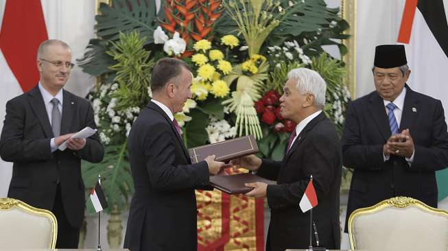 Presiden Susilo Bambang Yudhoyono menerima kunjungan kenegaraan Perdana Menteri Palestina Rami Hamdallah di Istana Merdeka, Jakarta, Jumat (28/2). [Rumgapres/Abror]