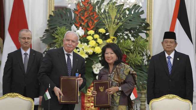 Presiden Susilo Bambang Yudhoyono menerima kunjungan kenegaraan Perdana Menteri Palestina Rami Hamdallah di Istana Merdeka, Jakarta, Jumat (28/2). [Rumgapres/Abror]