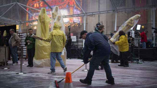 Matthew McConaughey pemenang aktor terbaik dalam film \"Dallas Buyers Club\"  di  Academy Awards ke-86, di Hollywood, California, Minggu (2/3).    REUTERS/Lucy Nicholson