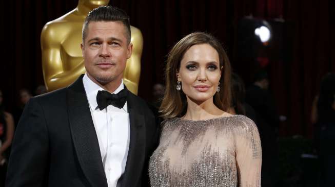 Brad Pitt Sering Bohongi Angelina Jolie