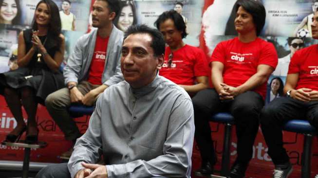 Gofar Hilman di sela acara konferensi pers film 'Aku Cinta Kamu' di Epicentrum Kuningan, Jakarta, Selasa (4/3). [MATAMATA/Adrian Mahakam]