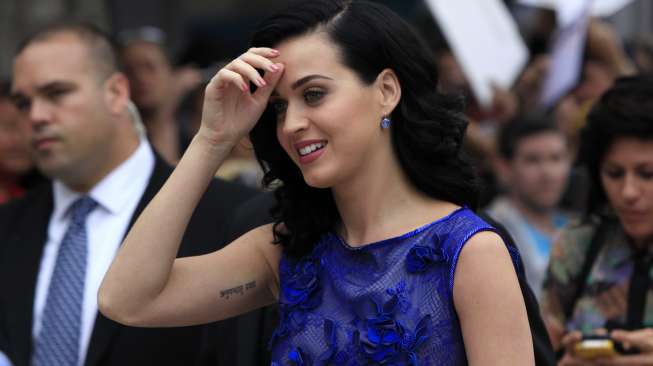 Katy Perry Buka-bukaan Soal Ciumannya dengan Miley Cyrus