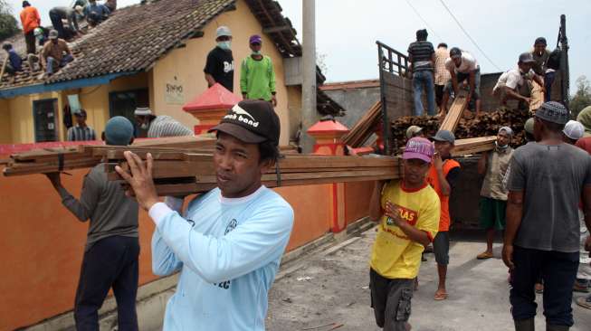 Tersengat Listrik, Dua Relawan Gunung Kelud Tewas