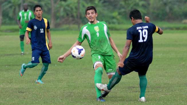 Persebaya Cukur Persepam di Kandang Sendiri 4-1 