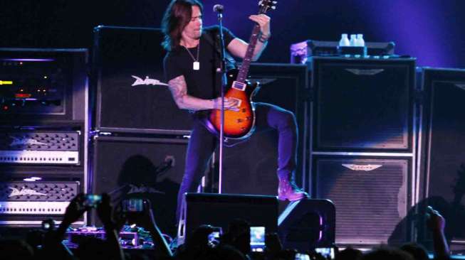 Konser Alter Bridge di Mata Elang International Stadium Ancol, Jakarta, Sabtu (8/3). [suara.com/Adrian Mahakam]