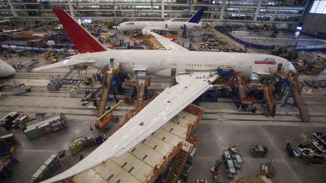 Suasana pabrik pesawat Boeing 787 Dreamliner di Charleston Utara, Carolina Selatan, beberpa waktu lalu. [Reutres/Randall Hill]