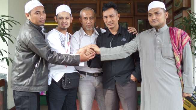 Ustadz Guntur Bumi Mengaku Diperas Pasien