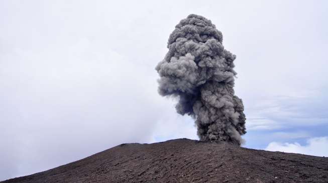 Jalur Pendakian Gunung Slamet Ditutup