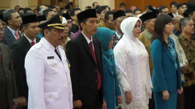 Jokowi Minta Anas Effendi Selesaikan Masalah Rumah Potong Babi