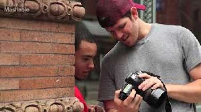 Video: Pecinta Foto, Wajib Belajar dari Fotografer Ini