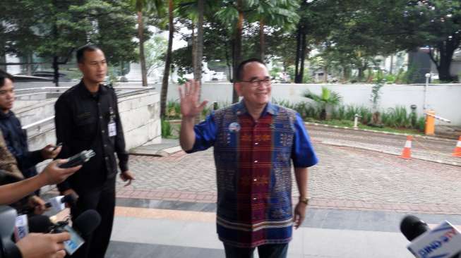 Ruhut Sitompul Meledek Pengacara Anas Urbaningrum