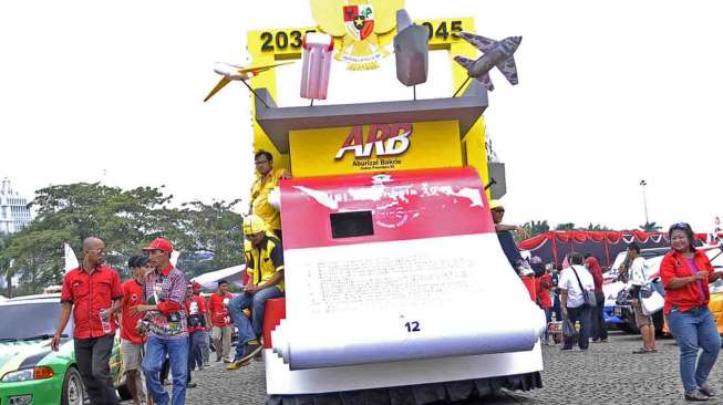 Deklarasi dan Pawai Kampanye Berintegritas Pemilu 2014 yang di lapangan Monumen Nasional Jakarta, Sabtu (15/3). [suara.com/Adrian Mahakam]