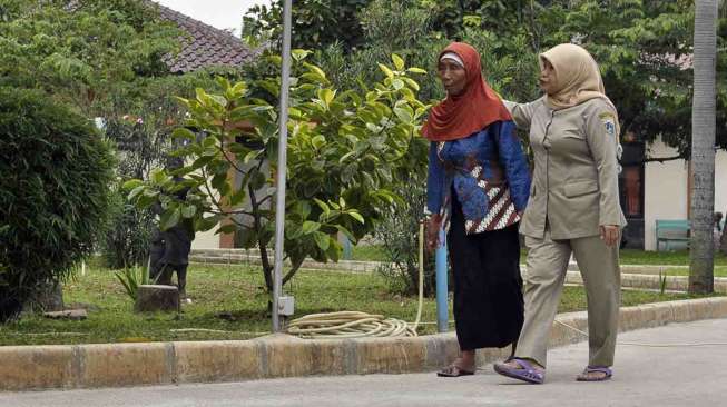 Suasana Lebaran di Panti Jompo, Mereka Menunggu Sanak Keluarga