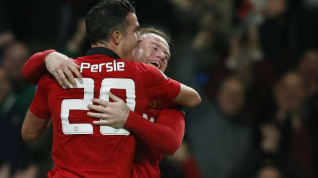 Hat-trick Van Persie Pastikan MU ke Perempat Final 