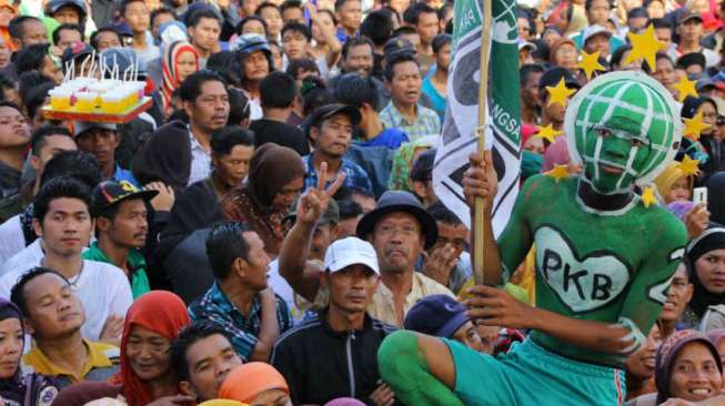 Puluhan Caleg PKB Dibaiat di Depan Makam