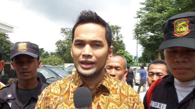 Teuku Wisnu: Dude Harlino Tegang Jelang Ijab kabul