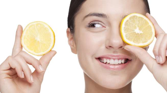 Lemon bermanfaat bagi kesehatan dan kecantikan (sumber: shutterstock)