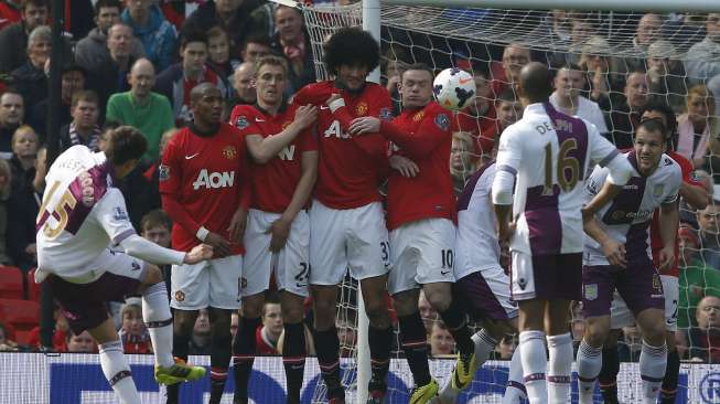 Babak I: MU Ungguli Aston Villa 2-1