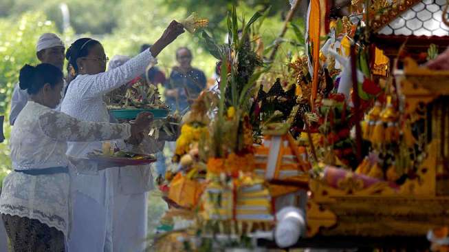 Arti Pemangku dalam Adat Bali dan Asal Usulnya, Beda dengan Sulinggih