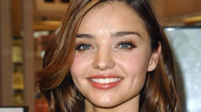 Fantasi Biseksual Miranda Kerr