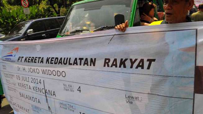 Jokowi Dapat Kado Tiket Kereta Jurusan Balai Kota - Istana 